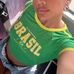 Tops Cortos Con Estampado De Letras Verdes De Brasil Para Mujer
