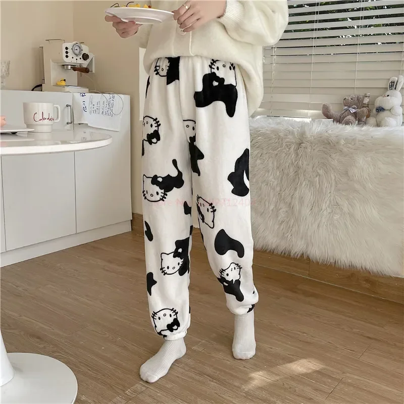 Pijama De Hello Kitty Para Mujer: Cómodo Y Adorable