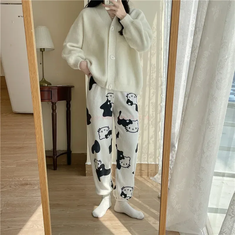 Pijama De Hello Kitty Para Mujer: Cómodo Y Adorable