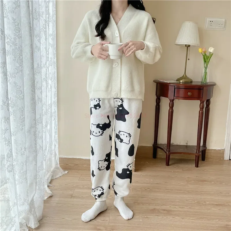 Pijama De Hello Kitty Para Mujer: Cómodo Y Adorable