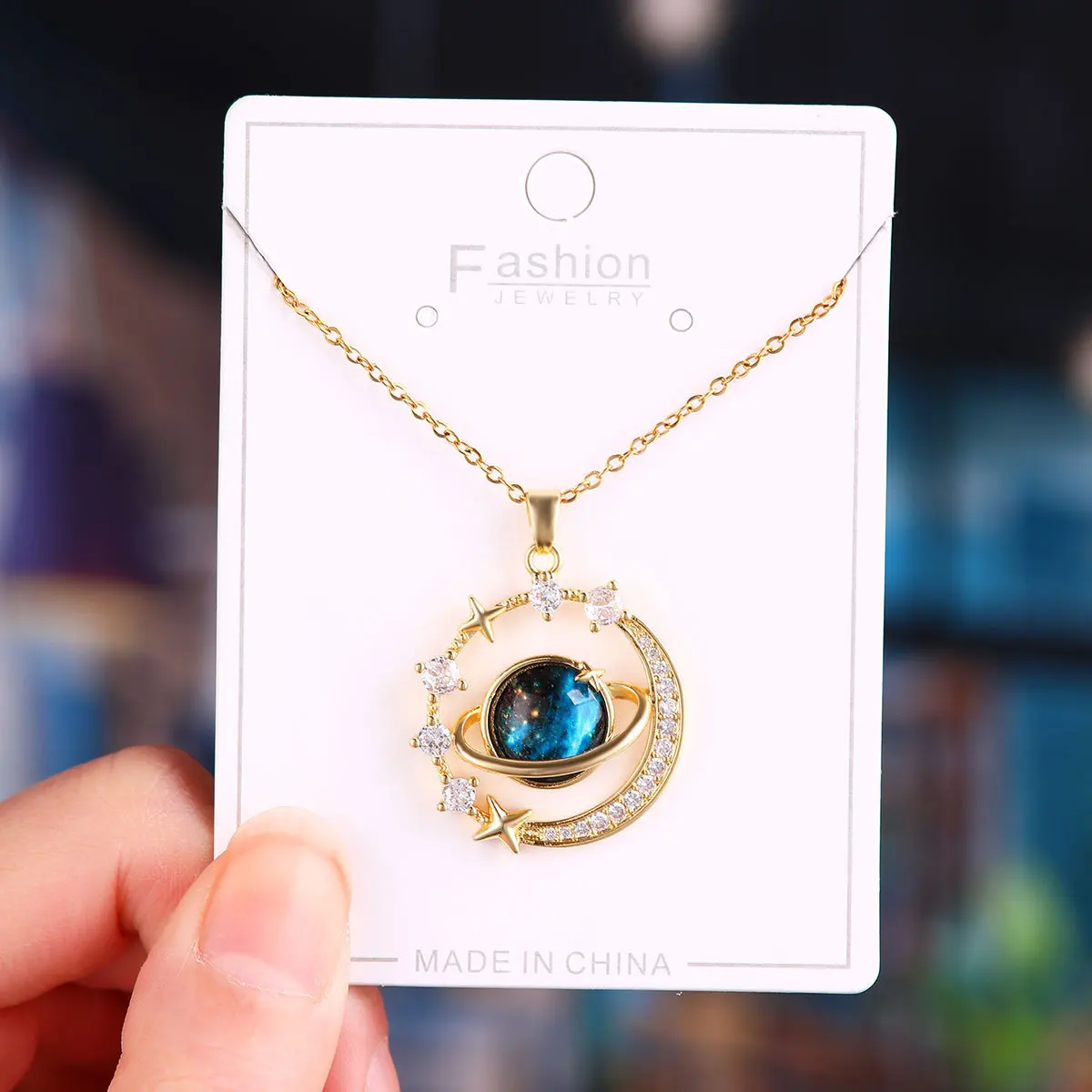Collar Colgante De Tierra Espacial De Saturno Con Circón: ¡Un Accesorio Celestial!