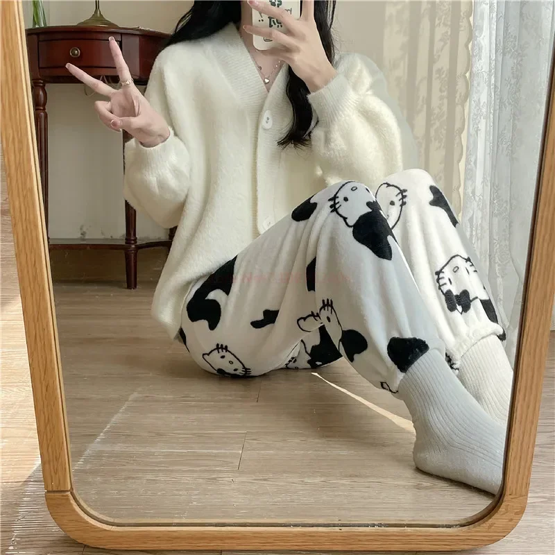 Pijama De Hello Kitty Para Mujer: Cómodo Y Adorable