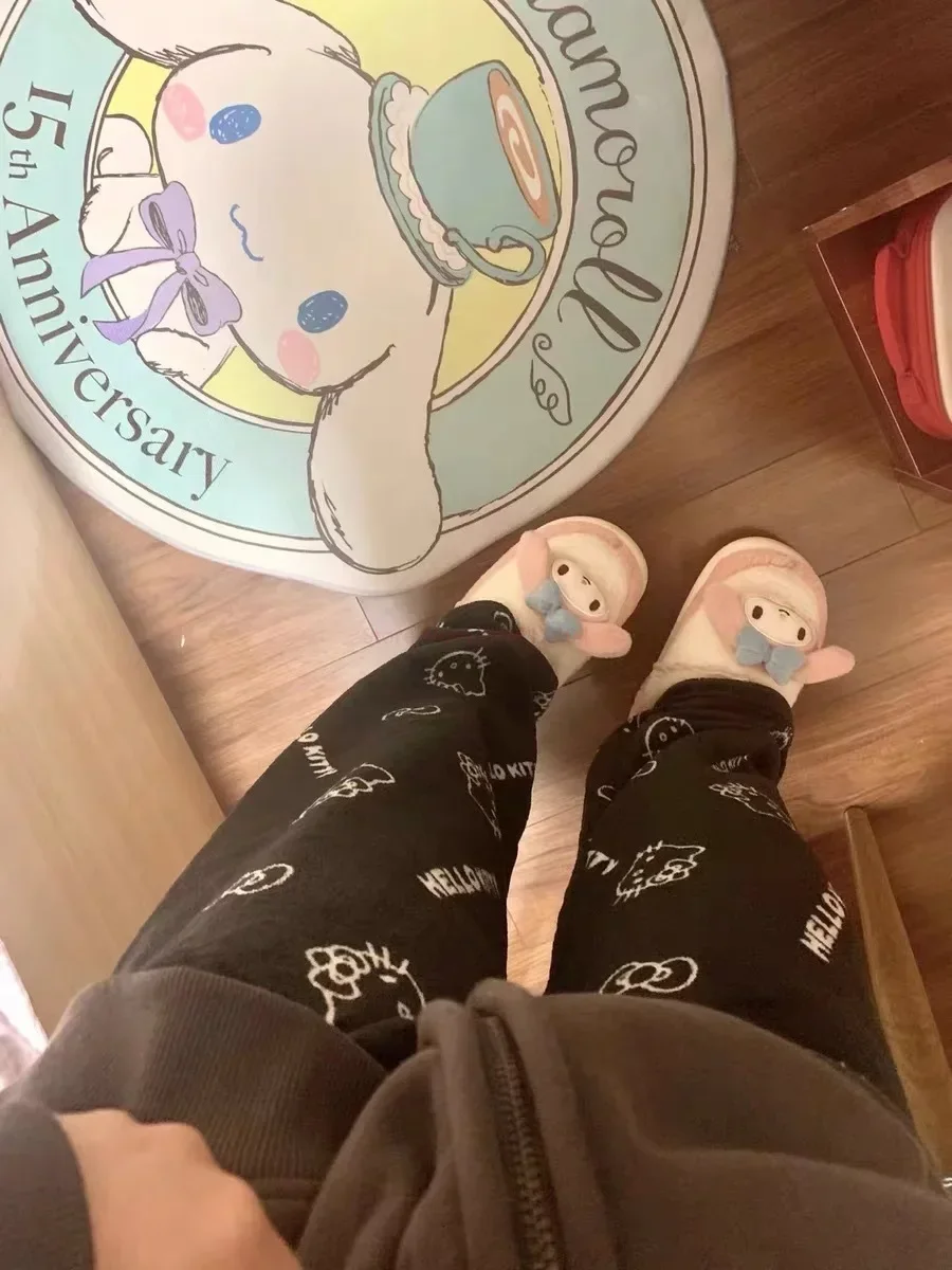 Pijama De Hello Kitty Para Mujer: Cómodo Y Adorable